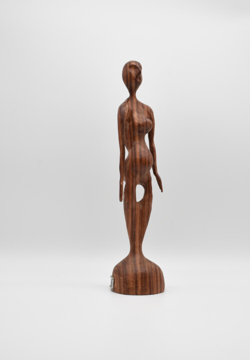 Escultura titulada "Cocobolo Frau" por Sylvia Gnatz, Obra de arte original, Madera