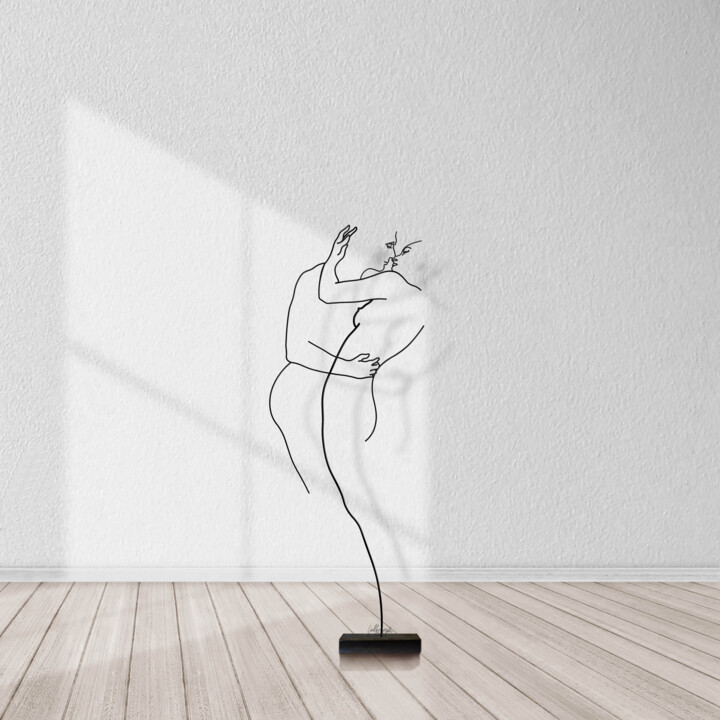 Un filo per un Bacio Escultura, 66,1x28 in