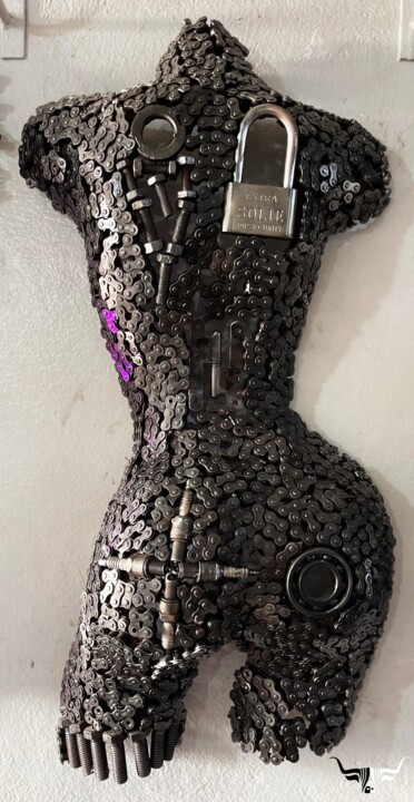female torso | Metal sculpture of a woman. 雕塑, 27.8x15 in