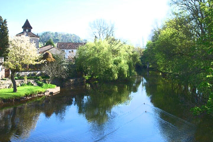 "Cours d'eau tranqui…" başlıklı Fotoğraf Hoang Cong Minh (Minh Hoang) tarafından, Orijinal sanat, Analog Fotoğrafçılık