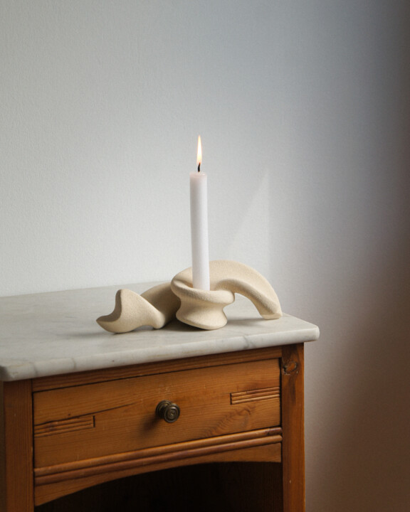 RIBBON VI candle holder 雕塑, 3x9.3 in