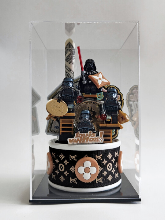 STAR WARS " VUITTON GOLD with SHADOW TROOPER " 雕塑, 7.5x4.5 in