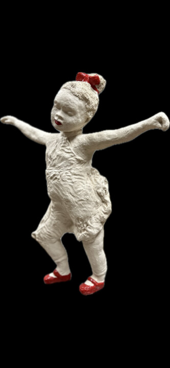 The dancer with the red shoes 雕塑, 21.7x21.3 in