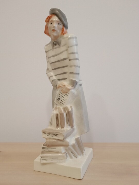 Vendedora de libros de la serie "Mercado" 雕塑, 10.2x2.4 in