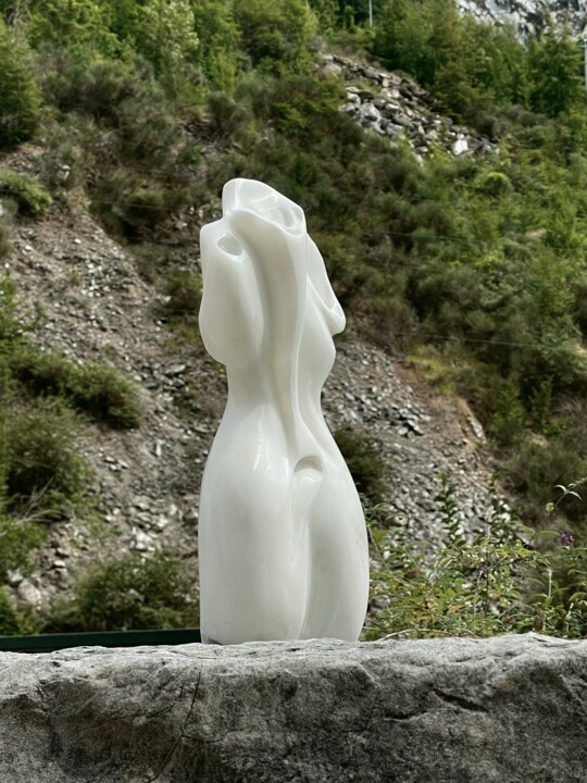 Marble Grace 雕塑, 17.7x7.9 in