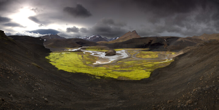 Pittura intitolato "The Dormant Volcano" da Sergey Agapov, Opera d'arte originale, Fotografia digitale