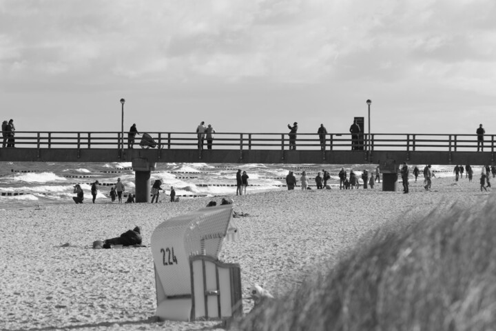 Photography titled "Beach Life in Octob…" by Ron Kramer, Original Artwork, Digital Photography