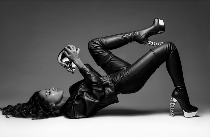 Fotografie mit dem Titel "memento mori 2023" von Adrian Portmann, Original-Kunstwerk, Digitale Fotografie