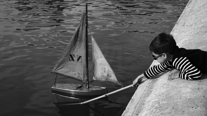 Photographie intitulée "Le petit capitaine" par Laura Bresson, Œuvre d'art originale, Photographie numérique