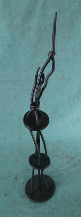 Skulptur mit dem Titel "Dying star" von Yavor Grancharov, Original-Kunstwerk, Metalle