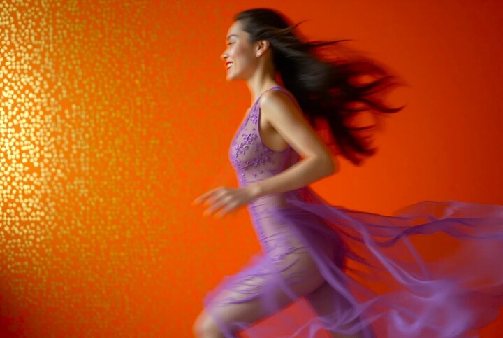 "Smiling" başlıklı Dijital Sanat Vanda Lehel (V A N D E E) tarafından, Orijinal sanat, AI tarafından oluşturulan görüntü