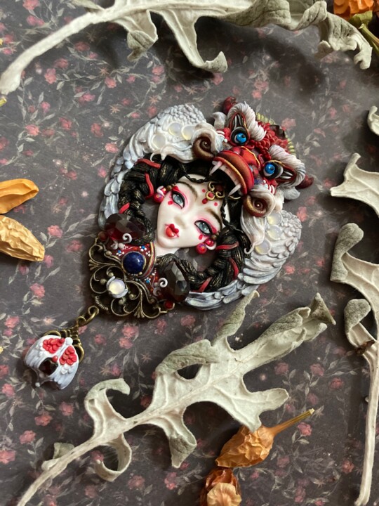 Sculpture titled "Vintage brooch. Chi…" by Olga Kras, Original Artwork, Bronze