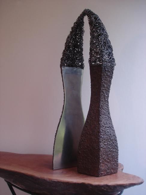 Sculpture titled "Entre el espacio bu…" by Alfranco, Original Artwork