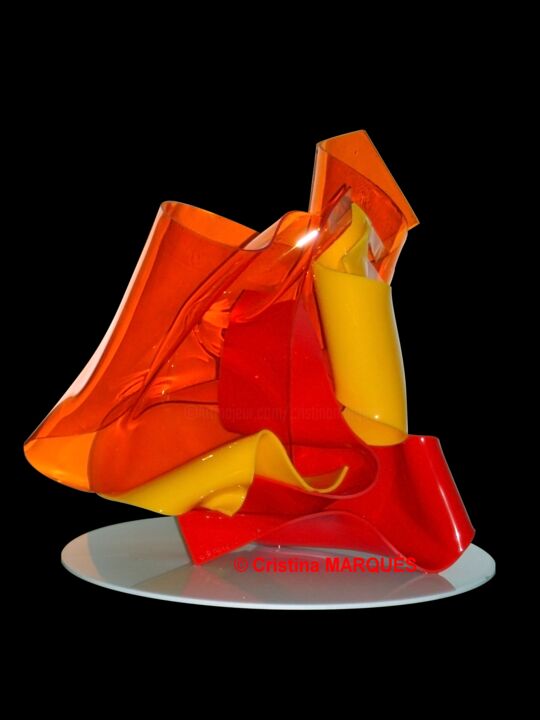 Dog's Pyramid 雕塑, 18.5x16.9 in
