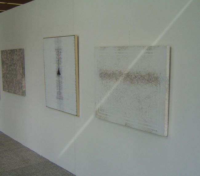 Schilderij getiteld "WHITE POEM AND BLAK…" door Rowland Fade, Origineel Kunstwerk
