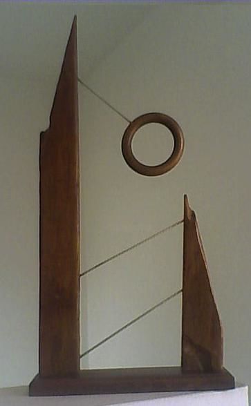 Sculpture titled "Alguien nos ve" by J.Arias, Original Artwork, Wood