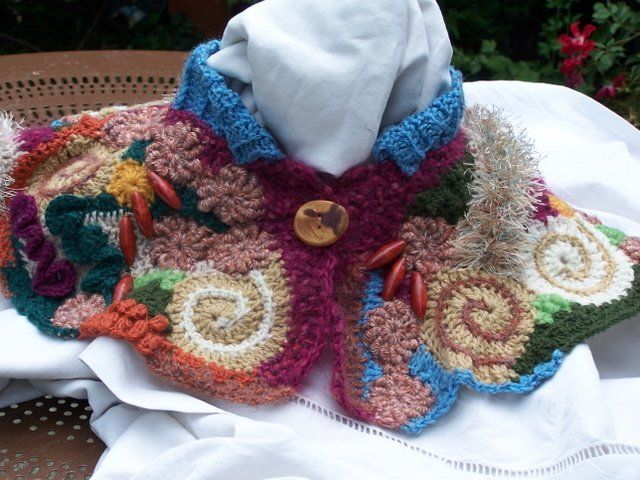 Art textile intitulée "un col pour Marie-P…" par Anne-Frédérique Ferret, Œuvre d'art originale
