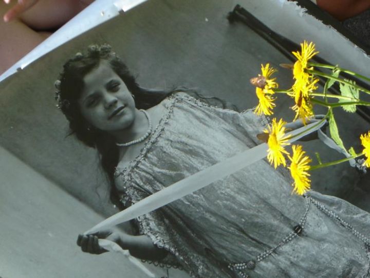 Photography titled "Girl with Handkerch…" by Szomorattila, Original Artwork