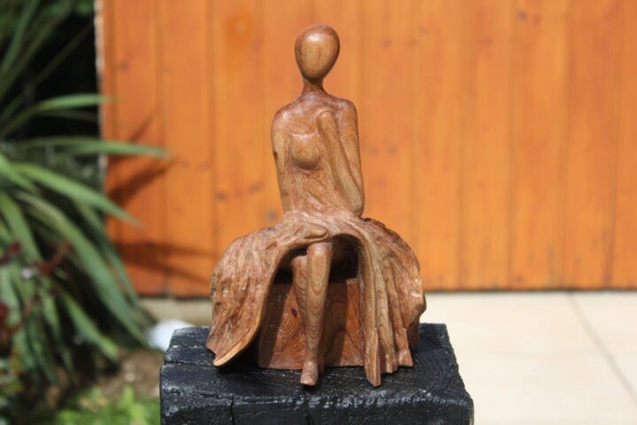 Scultura intitolato "Mariage ou pas?" da Max Bernard, Opera d'arte originale, Legno