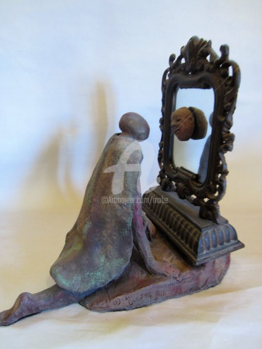 Introspection 雕塑, 7.9x7.9 in
