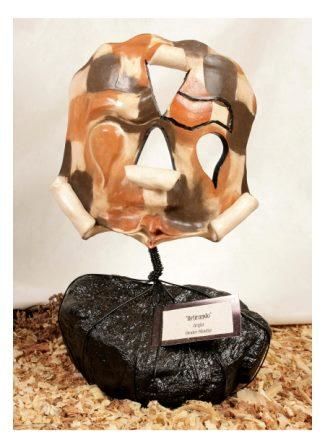 Sculpture titled "Retirando.jpg" by Heider Moutin, Original Artwork