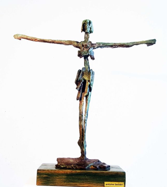 " Crucifixion " 雕塑, 17.3x17.3 in