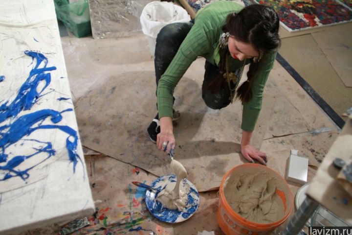 Fotografie getiteld "Художник рисует кар…" door Ekaterina Lebedeva (Ekaterina Lebedeva Hudoznik), Origineel Kunstwerk, Anders