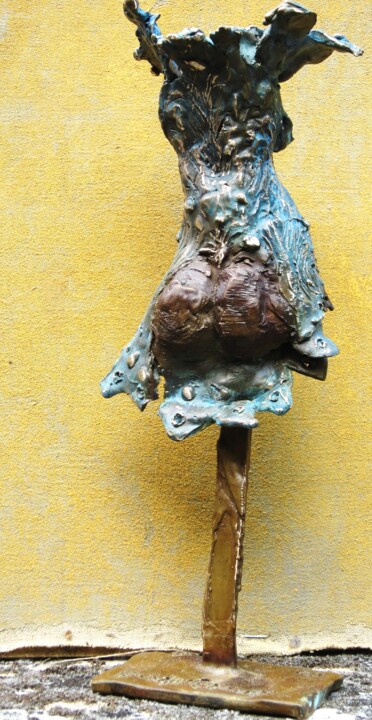 HAUTE COUTURE verso 雕塑, 11x3.9 in