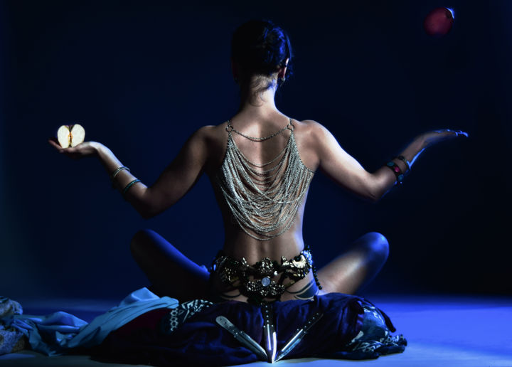 Fotografie getiteld "Balance" door Mariana Er, Origineel Kunstwerk, Gemanipuleerde fotografie