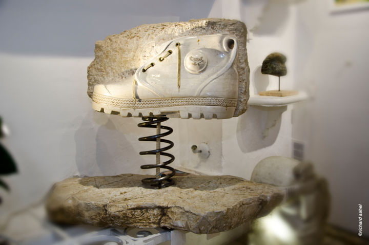 Sculpture intitulée "basket en pierre de…" par Trizan, Œuvre d'art originale