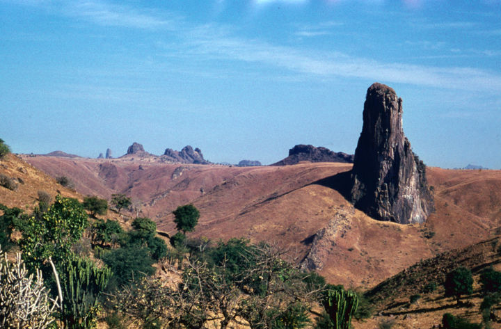 Photographie intitulée "plateau Kapsiki.jpg" par Claude Guillemet, Œuvre d'art originale, Photographie non manipulée
