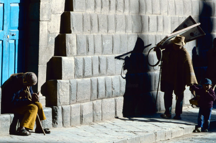 Photographie intitulée "scène de rue à Cuzc…" par Claude Guillemet, Œuvre d'art originale, Photographie non manipulée