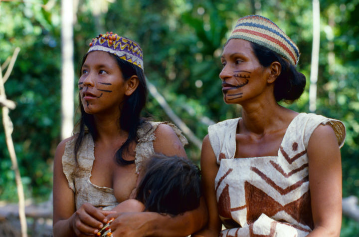 Photographie intitulée "femmes Yaguas.jpg" par Claude Guillemet, Œuvre d'art originale, Photographie non manipulée