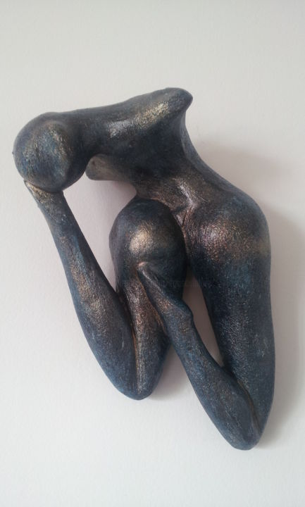 contorsion.jpg 雕塑, 9.1x5.9 in