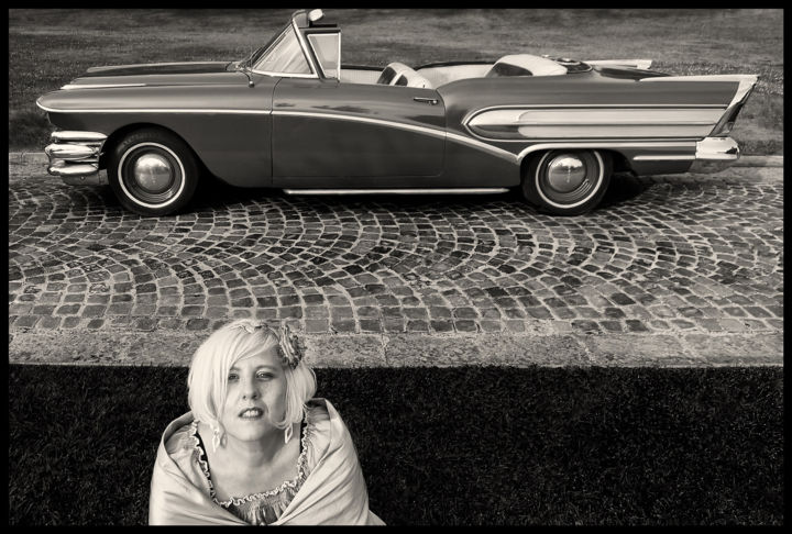 Photography titled "< Roxy in the Box -…" by Augusto De Luca - Photography, Original Artwork