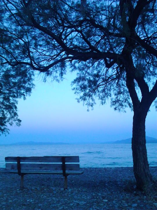 Photography titled "The waiting" by Iulia Georgiana, Original Artwork