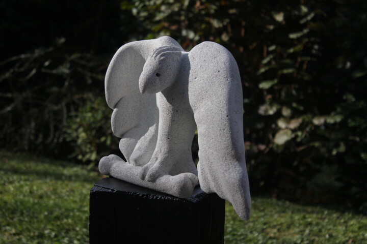 Scultura intitolato "Gypaète barbu" da Max Bernard, Opera d'arte originale, Pietra