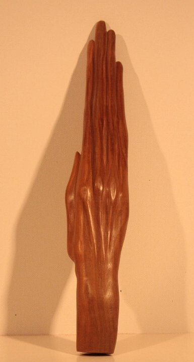 Scultura intitolato "Main tendue" da Max Bernard, Opera d'arte originale, Legno