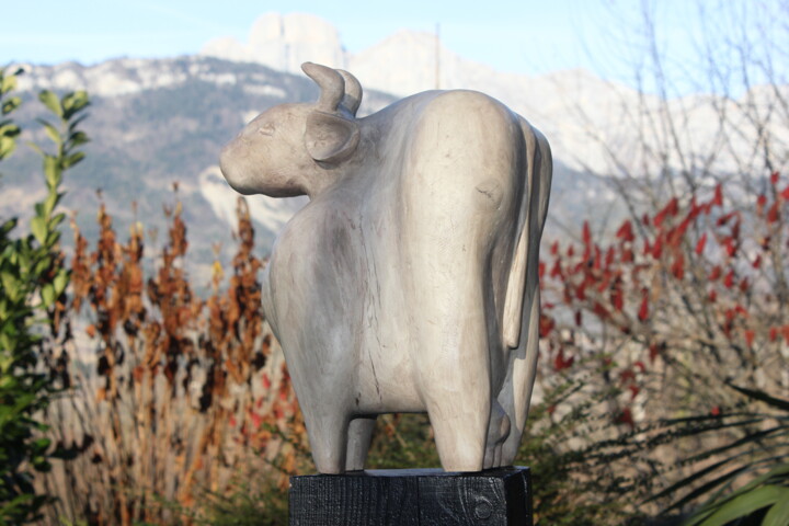 Scultura intitolato "la vache" da Max Bernard, Opera d'arte originale, Legno