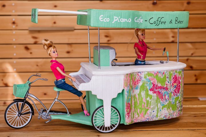 Sculptuur getiteld "EcoArt Cafe" door Chris Tsonias, Origineel Kunstwerk, Anders