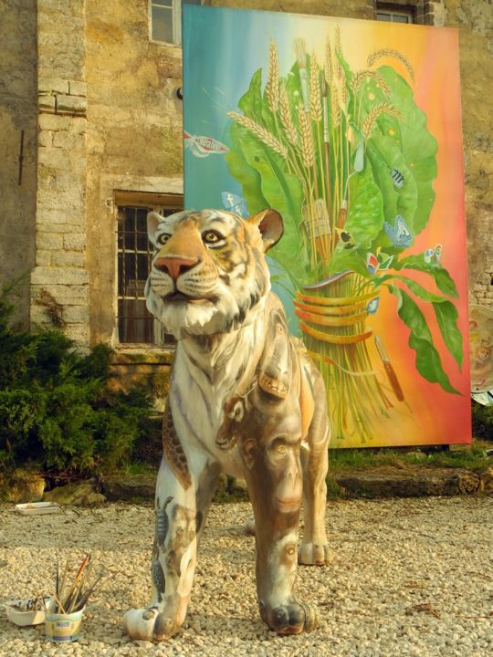 Sculpture Tigre AAB peinte en public a St Clair 雕塑, 118.1x68.9 in