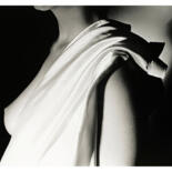 Photographie intitulée "Le Drapé" par D-A Woisard, Œuvre d'art originale, Photographie argentique Monté sur Carton