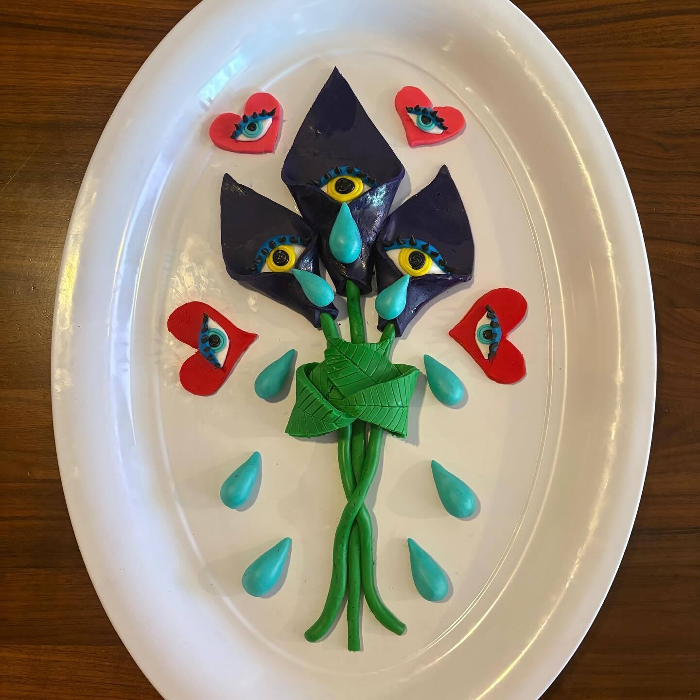 CAKE. : 在纽约举办的一个可食用艺术展览，作品被……字面上地吃掉！